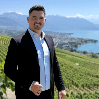 Afrim Kalimashi - Courtier en immobilier