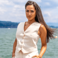 Andreea-Beatrice