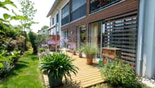 WUNDERVOLLE TERRASSE MIT VIEL GARTEN