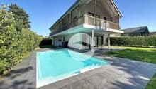 Extérieurs : Vue villa côté jardin