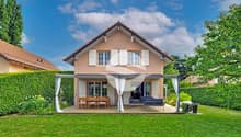Maison jumelle avec terrasse et jardin