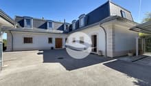 Villa entrée principale et accès studio indépendant