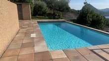 piscina  / Schwimmbad  / swimming pool