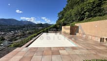 piscina  / Schwimmbad  / swimming pool