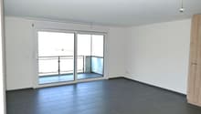 Wohnbereich mit Blick zum Balkon