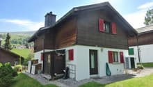 Das Haus in ruhiger Lage, angrenzend an das Naturschutzgebiet.