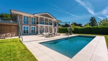 Pool mit Garten