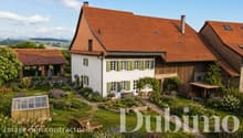 La bâtisse et son jardin réaménagé
