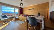 Séjour avec vue panoramique sur les Alpes / Stay with panoramic view of the Alps / Soggiorno con vista panoramica sulle Alpi