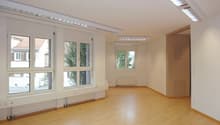 Büroraum mit Eingangsbereich