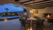 Windgeschützte Pergola