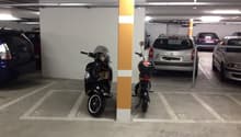 Motorradparkplaetze.JPG