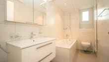 Nasszelle mit Badewanne / WC