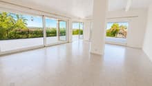 Wohnzimmer mit Aussicht und Terrasse