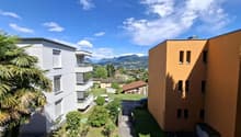 Grosses und schönes Familien- oder Homeoffice-Haus an ruhiger und sonniger Lage mit Garten, Terrassen und Parkplätzen 5