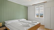 Schlafzimmer für eine Person mit Kleiderschrank