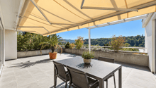 Grosszügige Terrasse