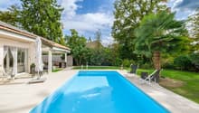 PISCINE SUR GRANDE PARCELLE