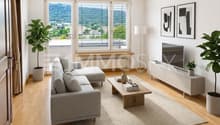 Grosszügiges und helles Wohnzimmer