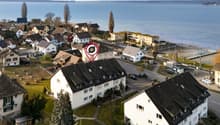Ankommen und Aufatmen: Grosszügiges Wohnen in direkter Seelage.