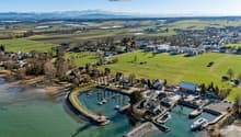 Güttingen ist eine charmante Gemeinde am Bodensee im Kanton Thurgau und steht für naturnahes Wohnen mit hoher Lebensqualität