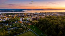 Sinnliche Idylle ohne Aufwand:  Die naturnahe Gestaltung fügt sich harmonisch in die Landschaft ein und bietet maximale Erholung.