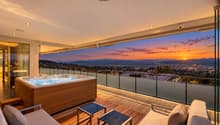 Exlusivität pur im Jacuzzi mit schönster Aussicht.