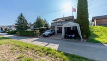 Zufahrt zum Haus von der unteren Seite mit diversen Parkmöglichkeiten