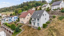 Liegenschaft in sonniger Hanglage mit Privattreppe zur Garage