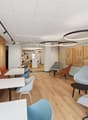 Einladende Gemeinschaftslounge, welche sich direkt neben dem Coffee Corner befindet