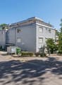 Garageneinfahrt rechts vor dem Containerplatz