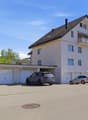 Aussenansicht mit Garagenboxen