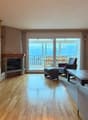 Séjour avec vue Sud entièrement dégagée / Living room with an unobstructed south-facing view / Soggiorno con vista a sud completamente libera