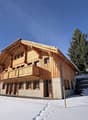 vue extérieure du chalet / Außenansicht des Chalets / Exterior view of the cabin
