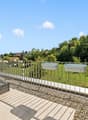 Obere Terrasse mit Blick ins Grüne