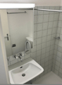 Dusche / Spiegelschrank