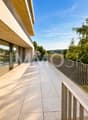 Grosser, sonniger Balkon