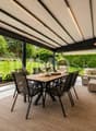 Agréable pergola pour vos soirées d'été