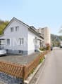 Grosser Innenhof mit Platz für 5 Autos