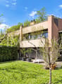 Grande casa su tre livelli