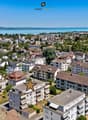 Gemütliches, sehr gepflegtes Zuhause mit Südbalkon und Seeblick an erhöhter Lage.
