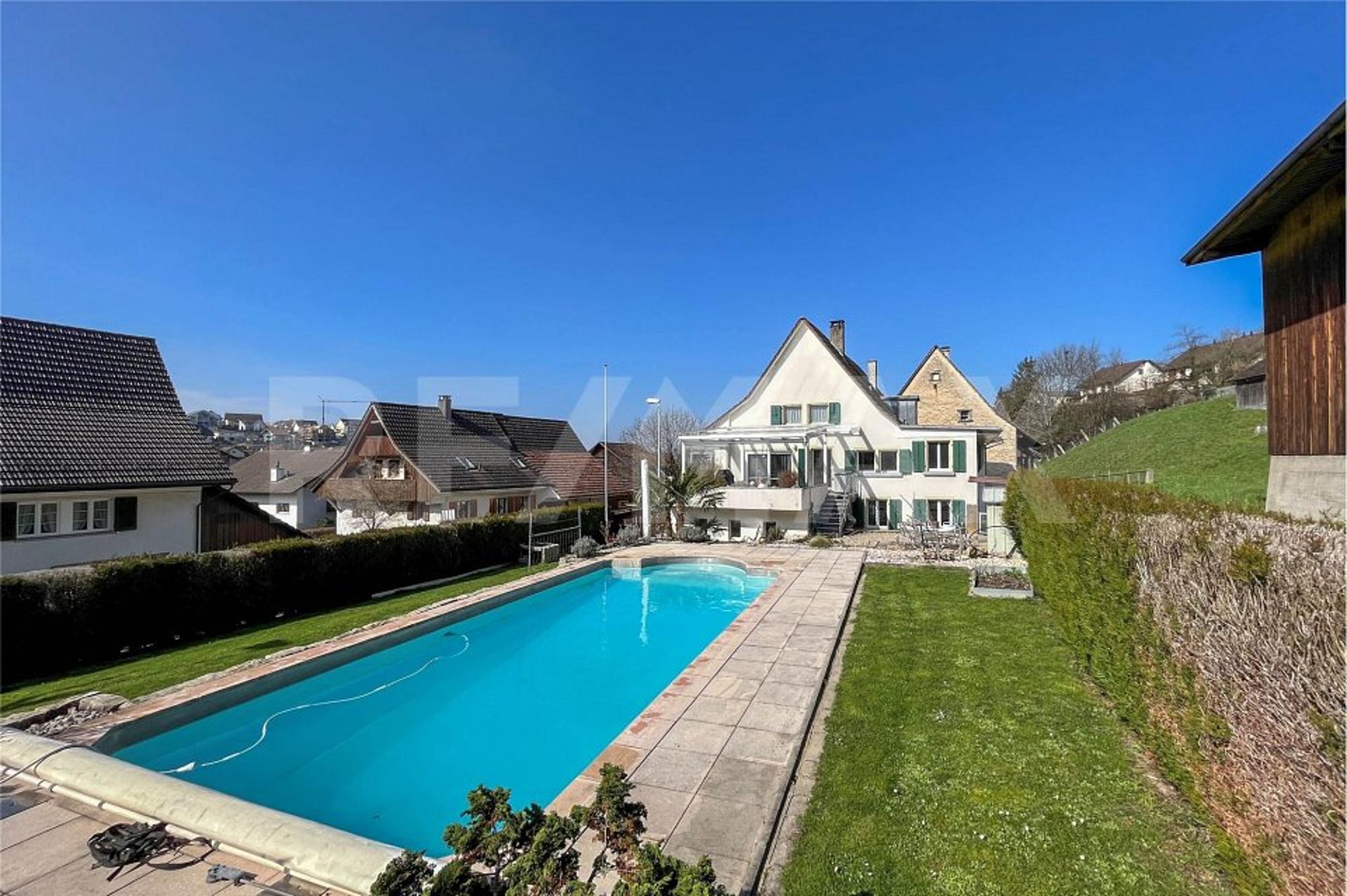Wohnhaus Mit 2 Wohnungen Und Grossz gige Gartenanlage Mit Pool wohnhaus-mit-2-wohnungen-und-grossz-gige-gartenanlage-mit-pool