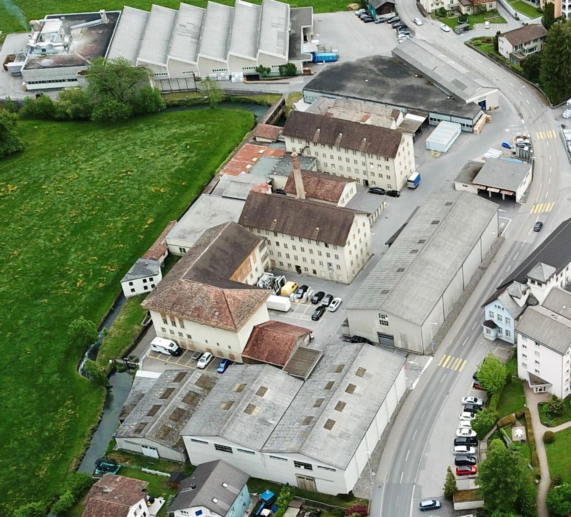Erstklassige Lagerfläche direkt beim Bahnhof Näfels | ImmoScout24