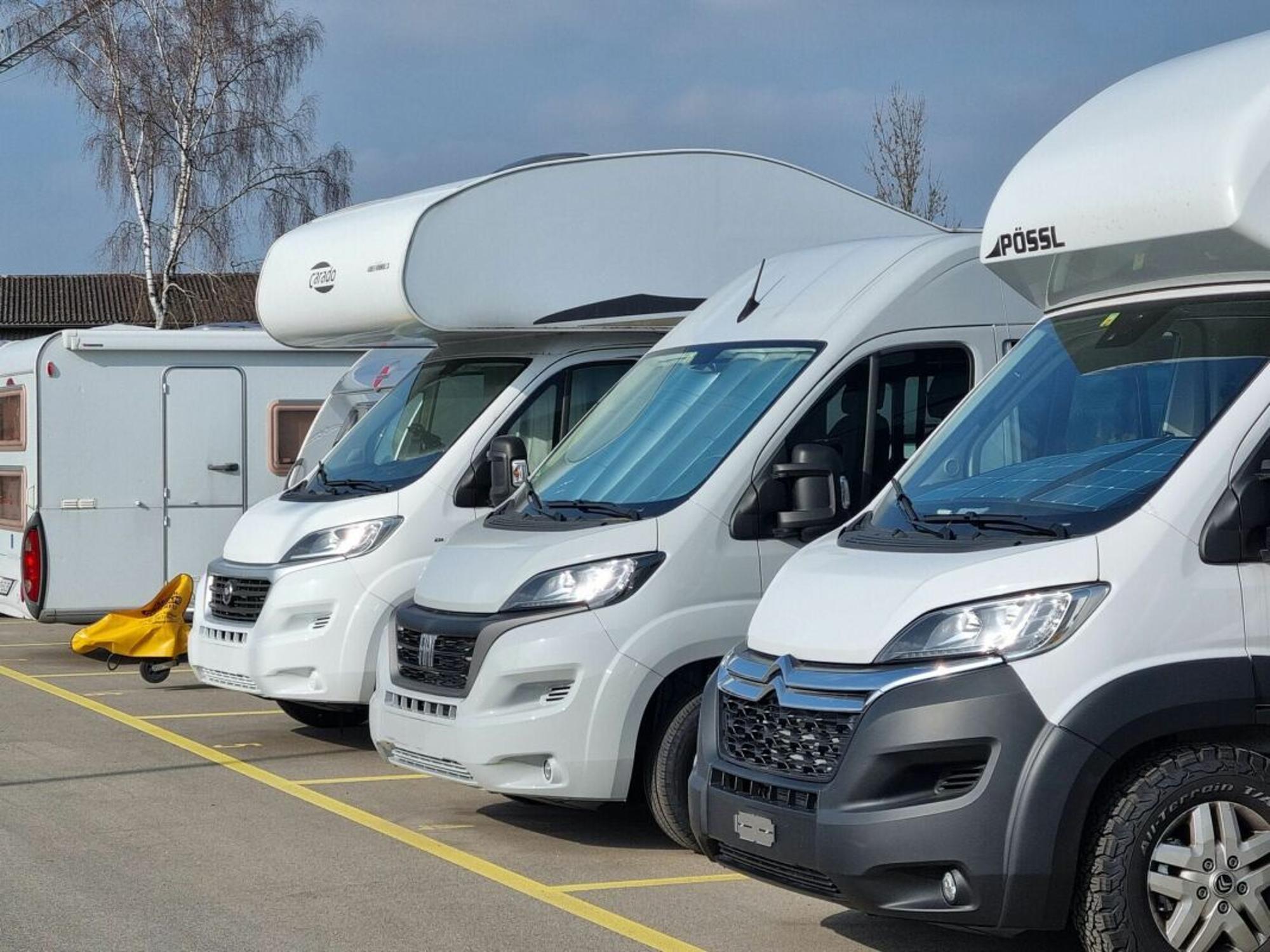 abstellplatz-f-r-wohnwagen-wohnmobil-boot-und-anh-nger-in-schlatt