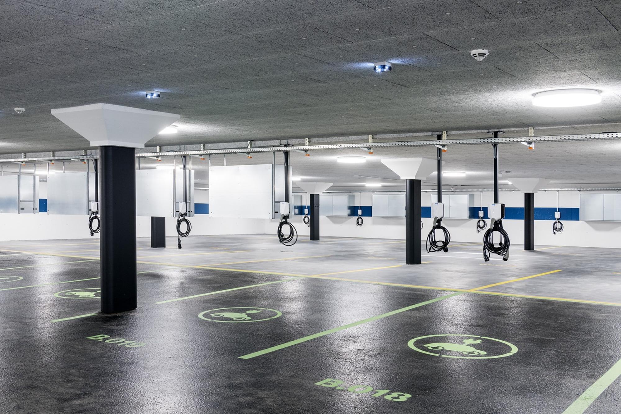 Underground parking - in Fabrikstrasse 7 - for CHF 180 - Floor: -1
