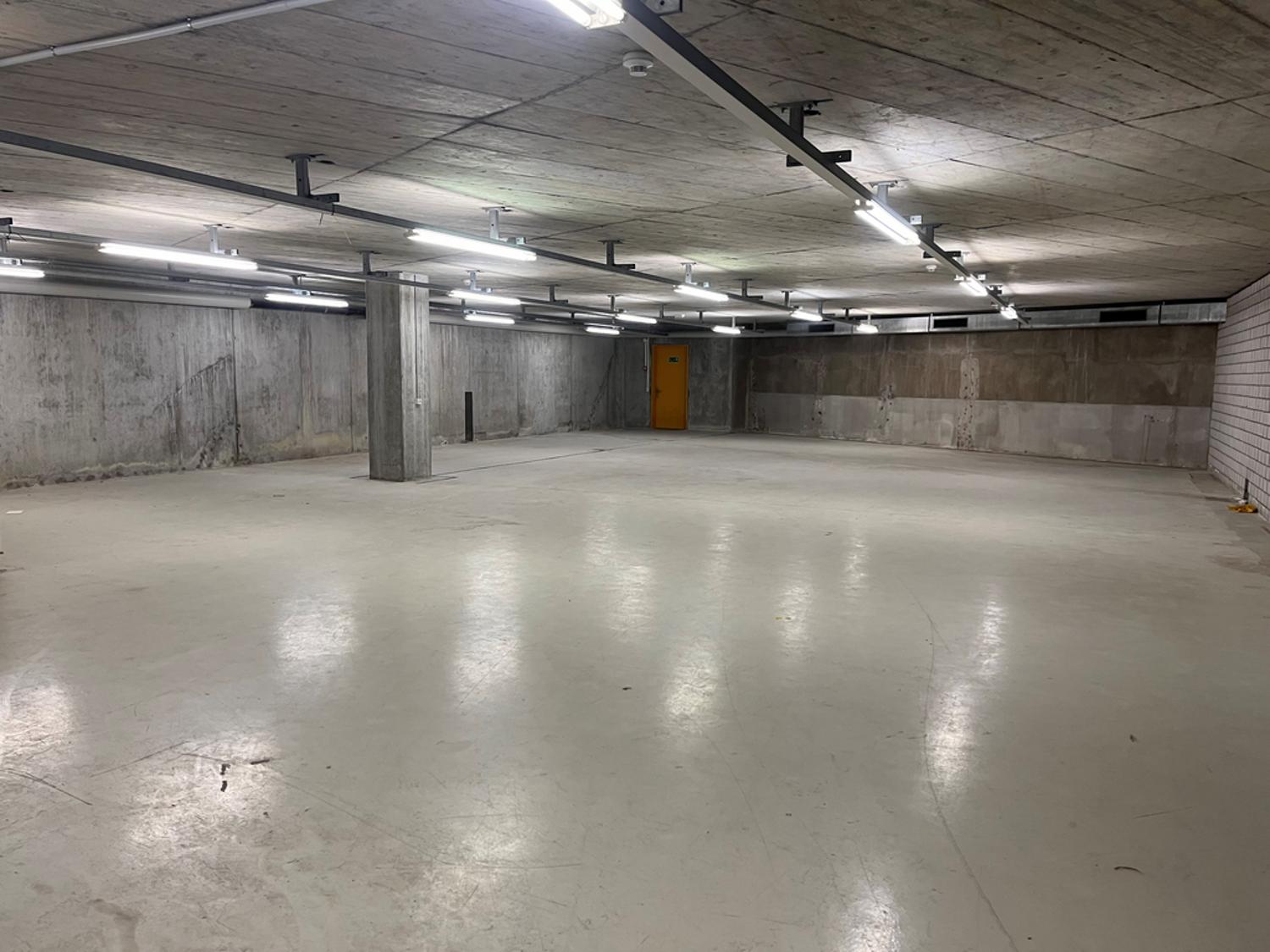 High-Rise Luxury Storage Rooms For Rent In Urban Areas photo