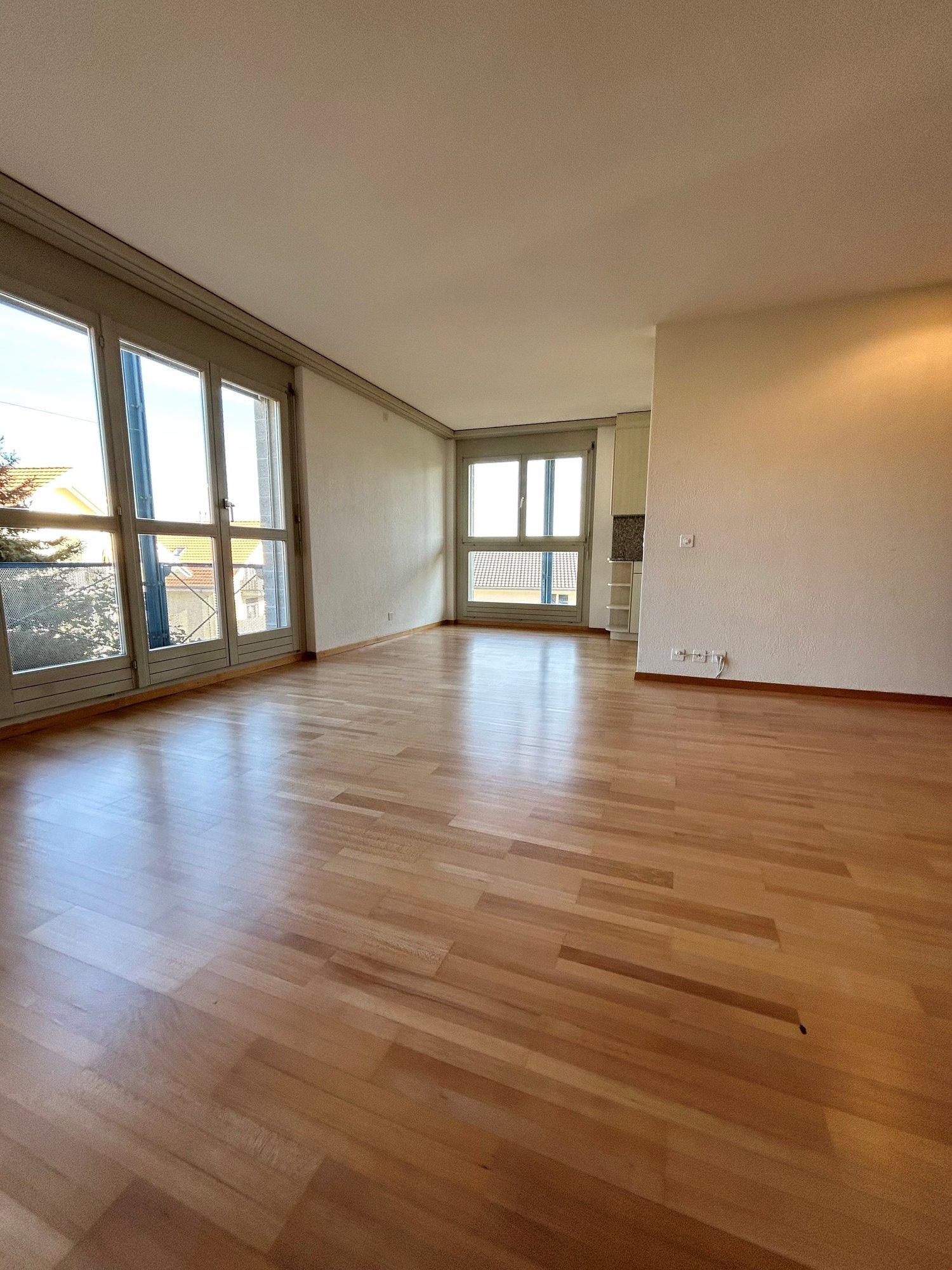 Moderne Wohnung mit Balkon in Brüttelen