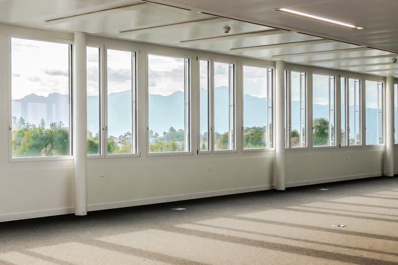 590 m2 - Magnifiques surfaces de bureaux à coté de Biopôle (10)