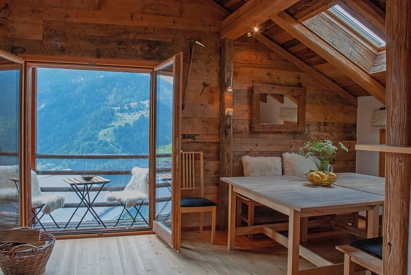 Beautitful old chalet converted into 2 apartments (1)
