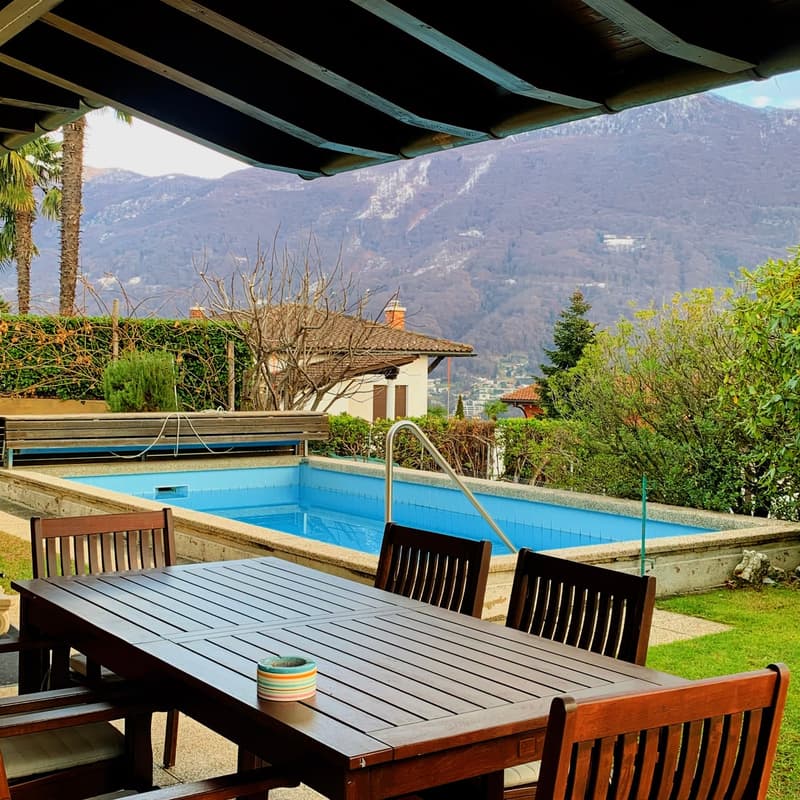 Lugano - Comano: Bella casa indipendente con giardino e piscina (1)